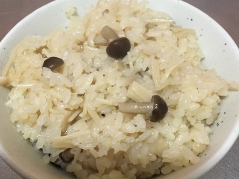 麺つゆで簡単キノコたっぷり炊き込みご飯